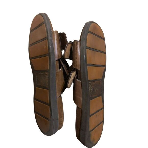 Vionic Ludlow Charlie is a stylish sandal for men that is easy to slide on and o - Picture 7 of 10
